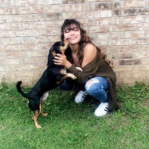 Meet your Posher, Carolina